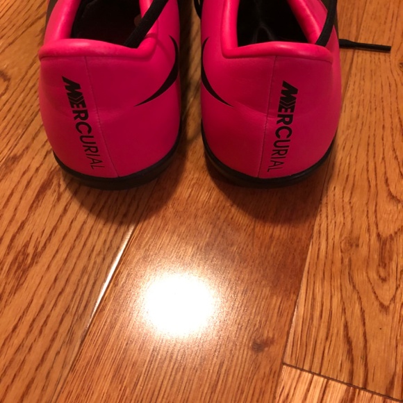 Nike Mercurial - Picture 2 of 4